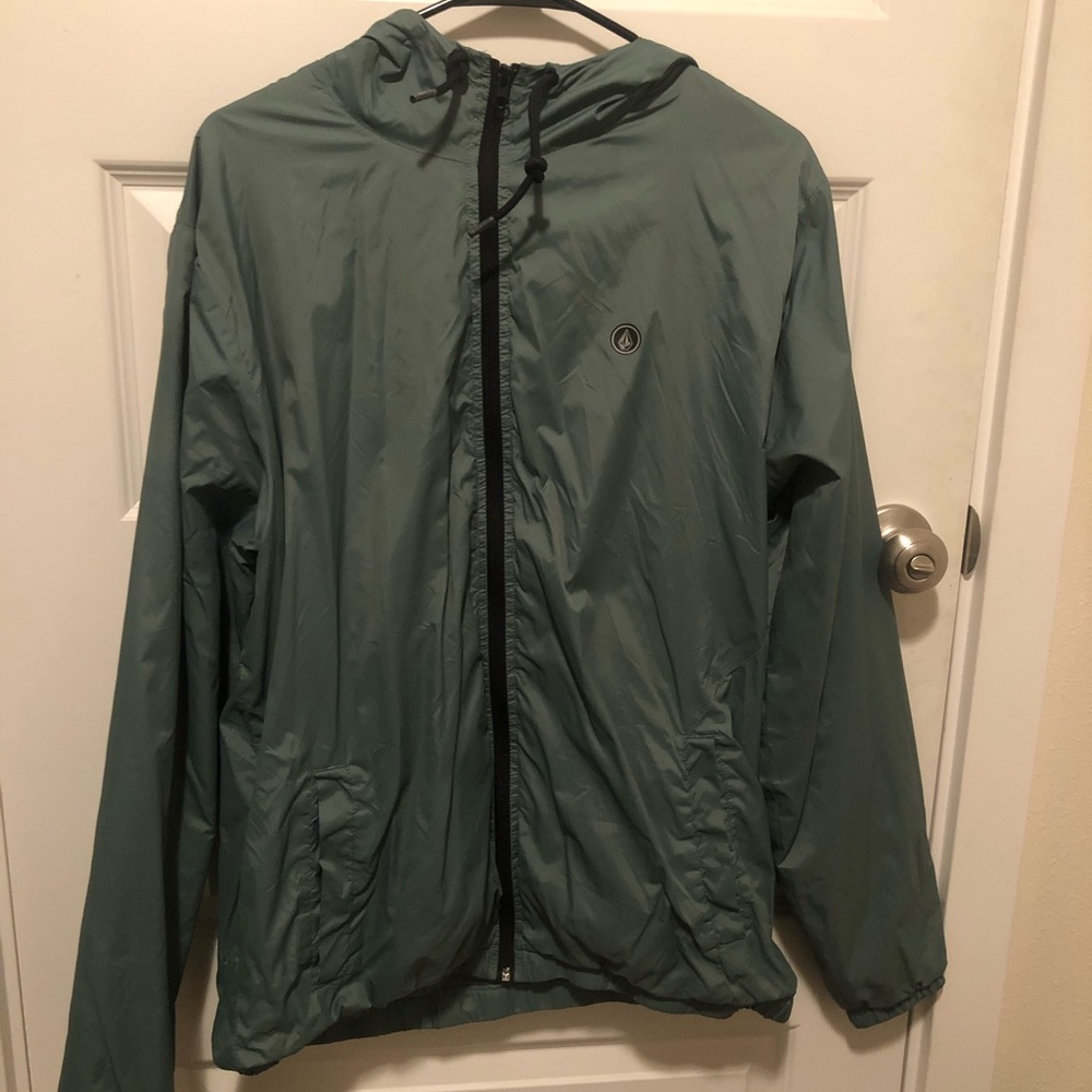 Volcom water resistant windbreaker